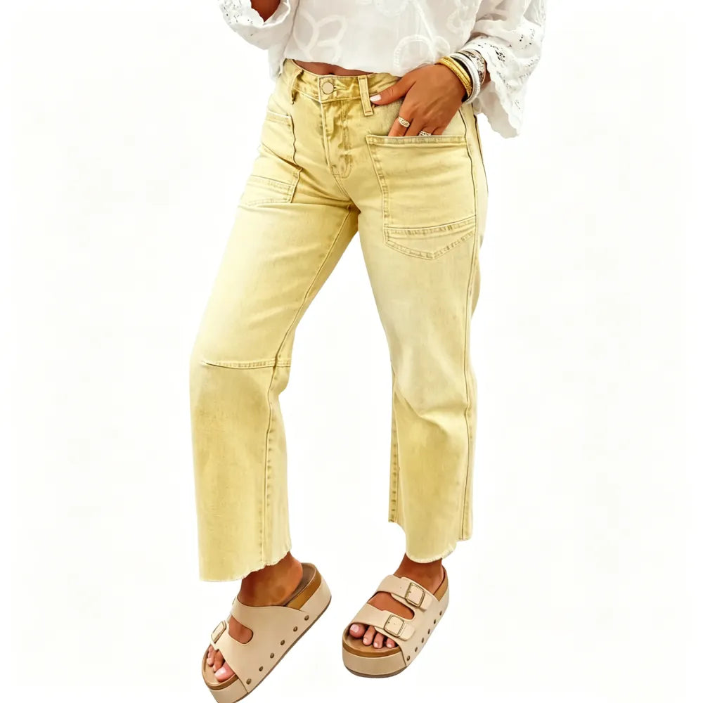 Women's Frayed Cropped Straight Jeans with Pockets