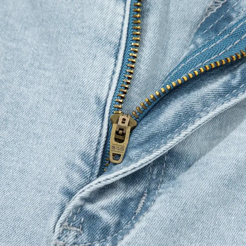 Women's Frayed Cropped Straight Jeans with Pockets