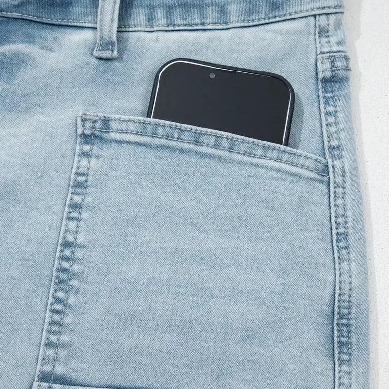 Women's Frayed Cropped Straight Jeans with Pockets